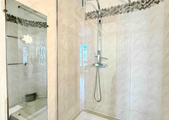 Le Mediterranee - 4 Pers - 200 M Des Plages 아파트